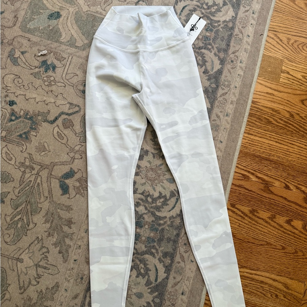 Alo Yoga Gray Camouflage Leggings brand new!!